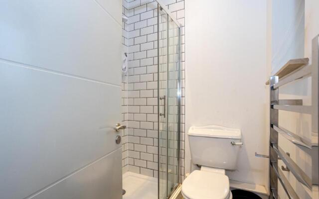 Pillo Rooms Serviced Apartments- Salford