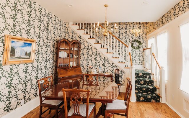 The Rochester Inn, A Historic Hotel