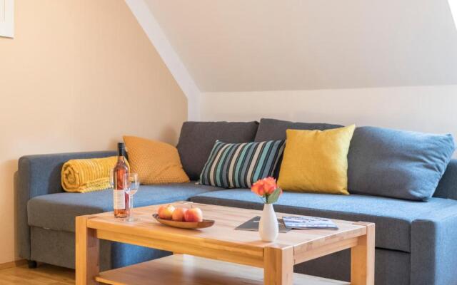 Schlossberg Suite by ichbucheAT
