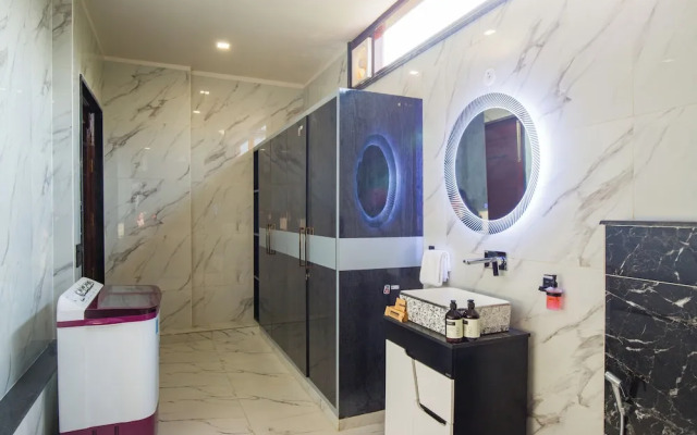 ELIVAAS Ivory Estate Pet-friendly Farm