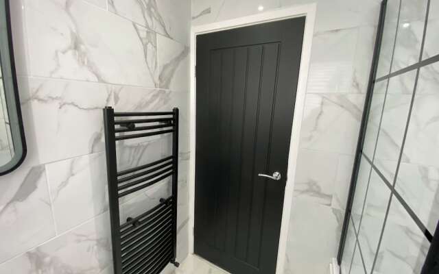 Lovely Refurbished 3-bed House in Liverpool