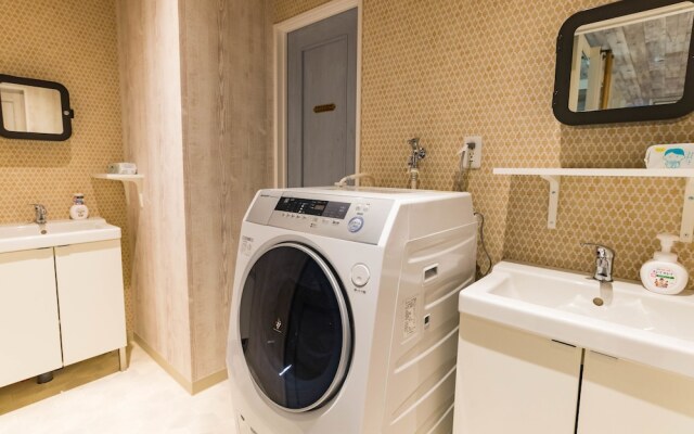 Guesthouse Akashi Hikaria - Hostel