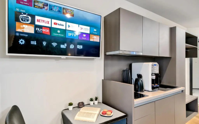 Airy vista apartment in city center