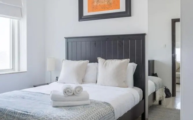 B027 - Spacious 1BR in Botanica Tower