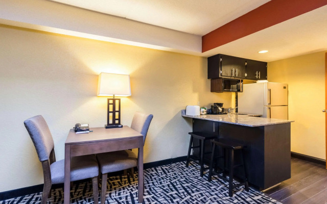 Quality Inn & Suites Mayo Clinic Area