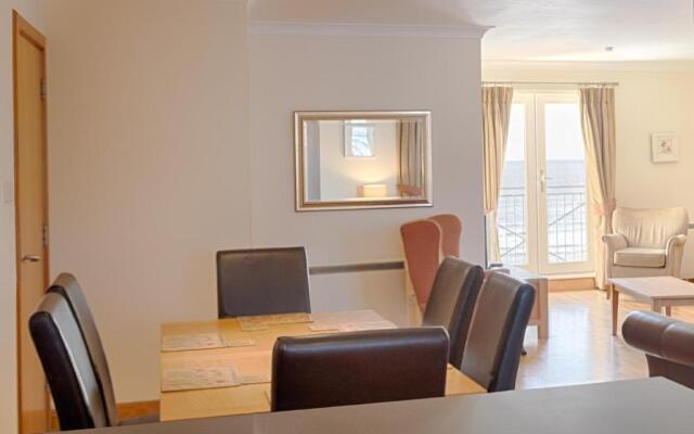 Links Apartment