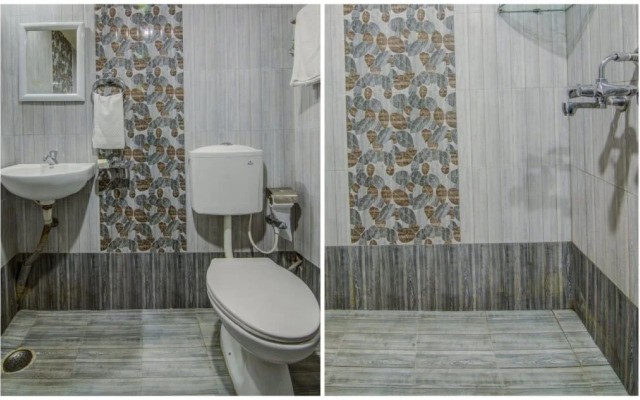 Crystal Studio by OYO Rooms