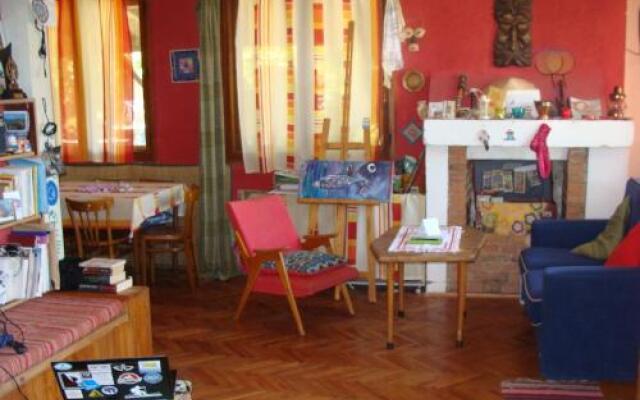 Ikar Hut Hostel