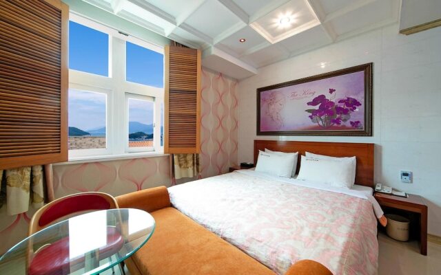 Yeosu King Pension Tel