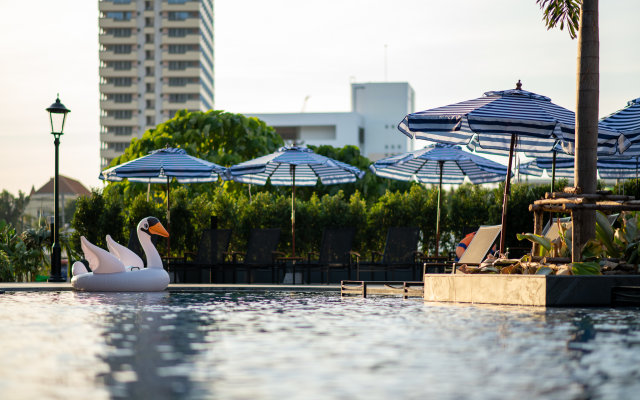 Sawaddi Patong Resort & Spa by Tolani