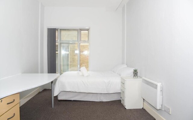 5 Double Bedroom Apartment in The City Centre
