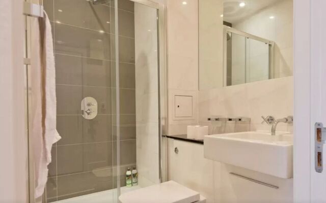 Grand Canal Quay Apartment