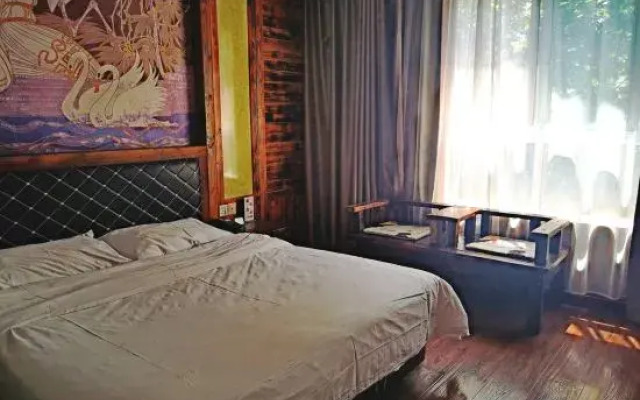 Luoyang Qiju Tea House Hotel