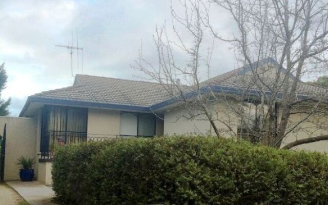 Acacia House Spa Balcony Apartment