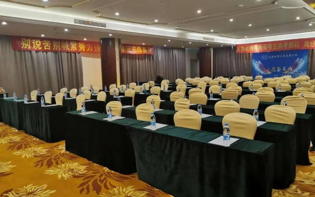 Vienna Hotel Suzhou Yangcheng Lake Huayi Movie World