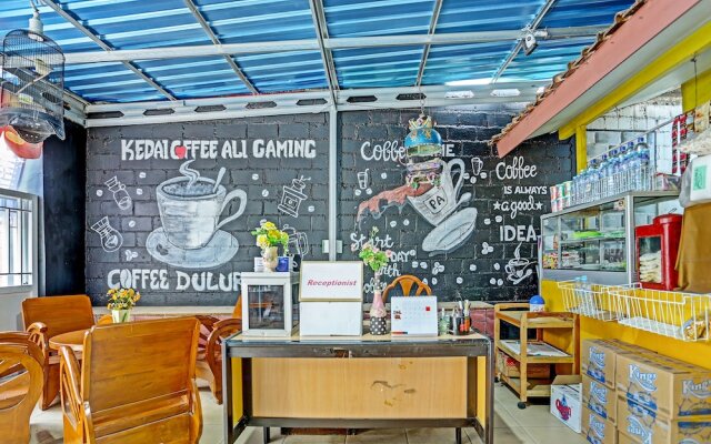 Puri Amalia by OYO Rooms