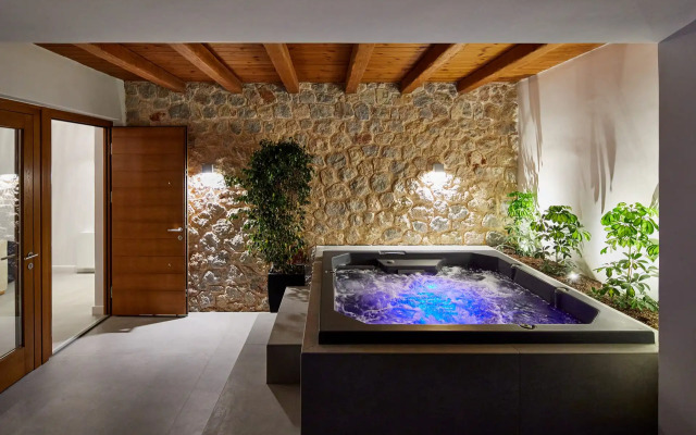 Kamini Santorini Luxury Villas