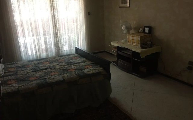 Room-property Located in a Quiet Area cl