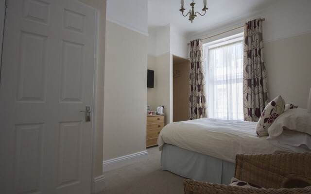 Poppy's Guest House