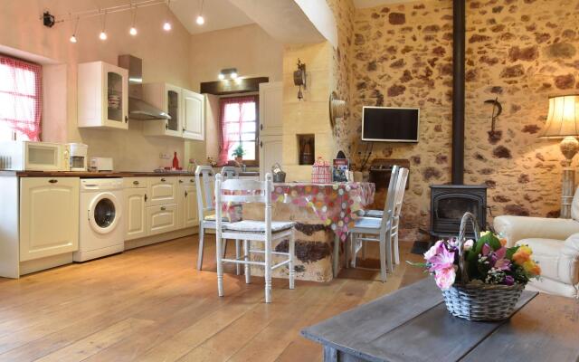 Lavish Home in Montferrand-du-périgord Aquitaine With Pool