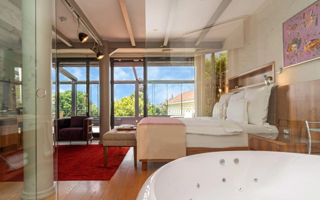 Tomtom Suites - Special Class