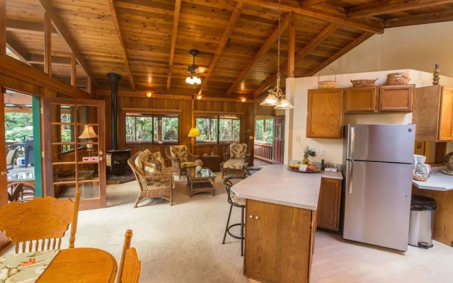 Hale Mauna Loa Upper - 11-3910 3rd St.