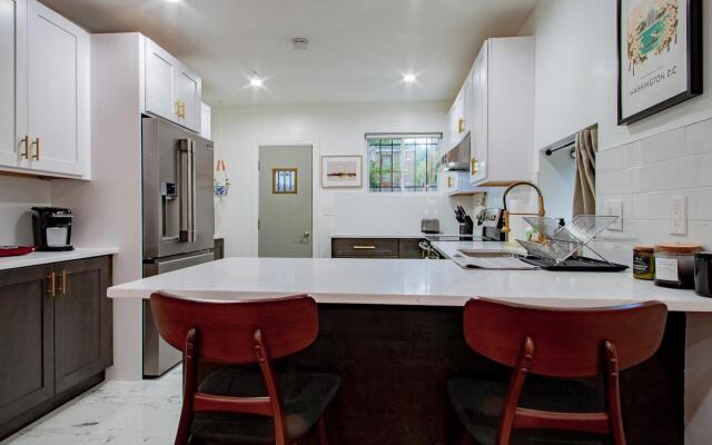 Fancy 1-BR in Central Location ⚜ Parking available