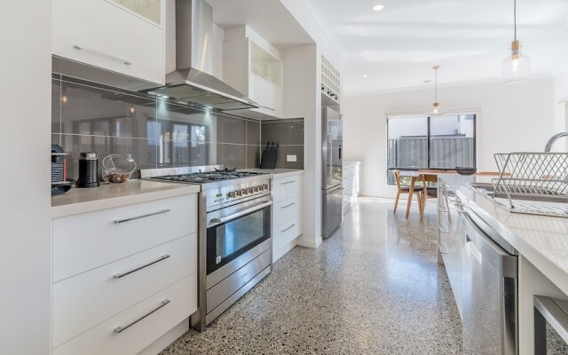 Winona ON Williams - PET Friendly - Free Wifi