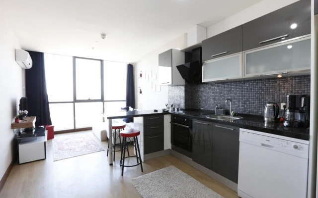 Lovely and Central Flat With City View in Atasehir