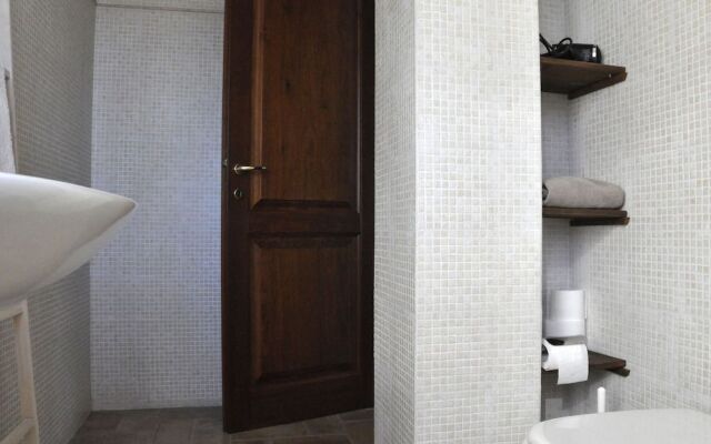 B&B Home Larina