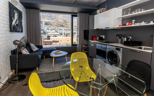 502 Wex1 Gorgeous Funky Apartment