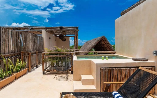 @villa.akbal- 2bd rooftop w/ open dinning room