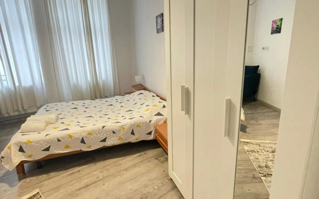 Studio Piata Amzei NR.1 (8 D)