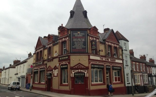 The King Harry Bar & Hostel