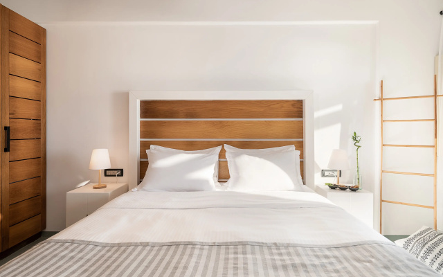 Apeiron Blue Santorini - Sustainable Adults Only 14+