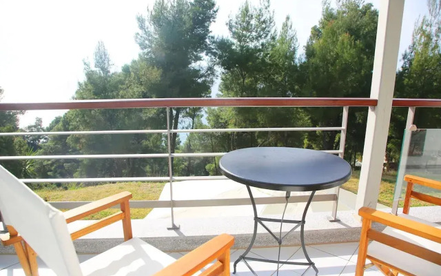 Romaric Mt. Garden House, Siviri