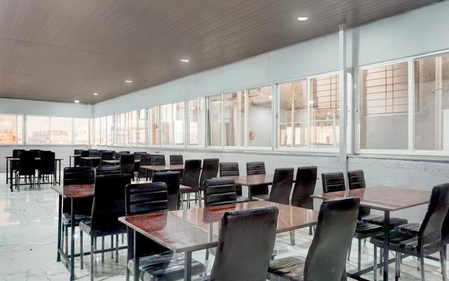 Super Townhouse Hinjewadi Corporate Stays