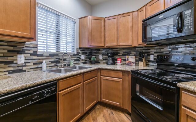 Luxury Scottsdale Suite + Pool + Gym