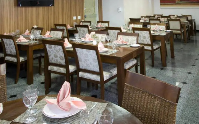 Bristol Golden Plaza Hotel