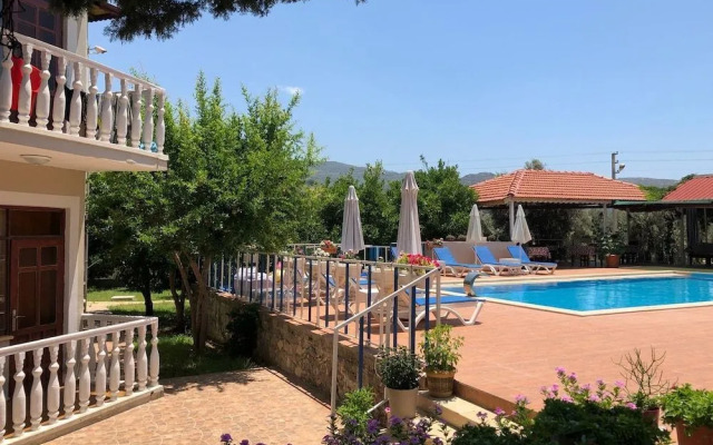 Ferah Hotel