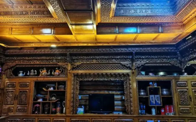 Jinghu Courtyard-Style Hotel