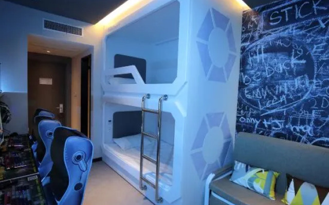 Shanghai Lianke Electric Sports Hotel