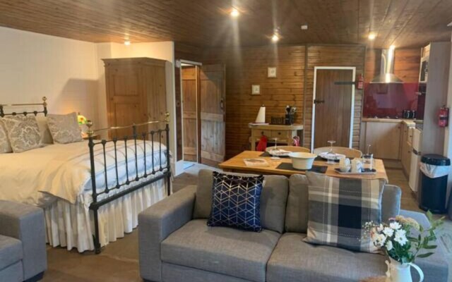 The Lodge - Peaceful Relaxing Hideaway