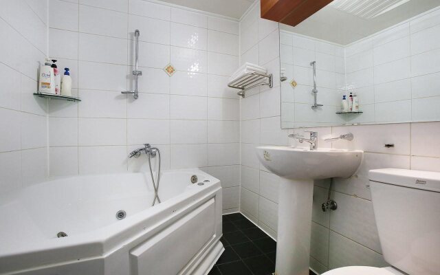 Abata Business Hotel