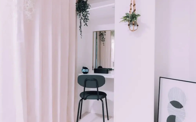 Minimalist Loft 1001