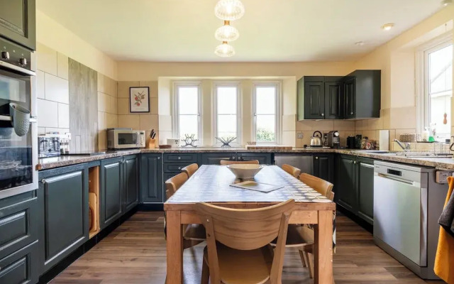 Gorgeous Rural 4BD Farm With Hot Tub