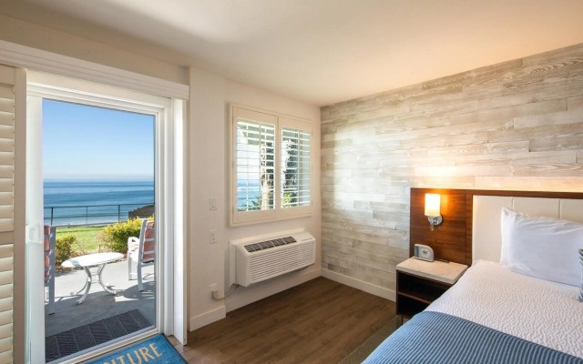 SeaCrest OceanFront Hotel