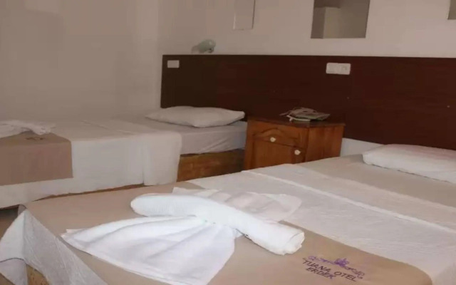 Tuana Hotel