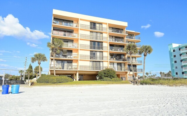 Trillium 4C Beach Front With Private Balcony/updated/pool!