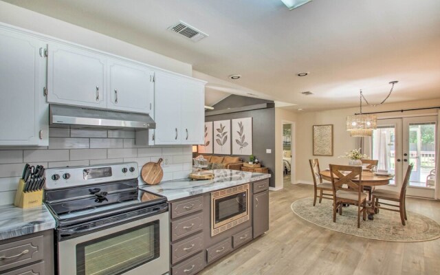 Cozy-modern Pensacola Home: Large Yard, Grill